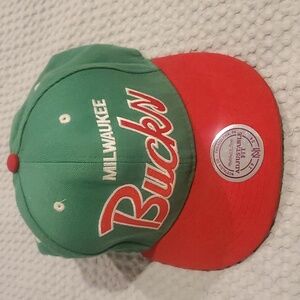Milwaukee Bucks Hat Mitchell and Ness Snapback NBA Cap Hardwood Classics